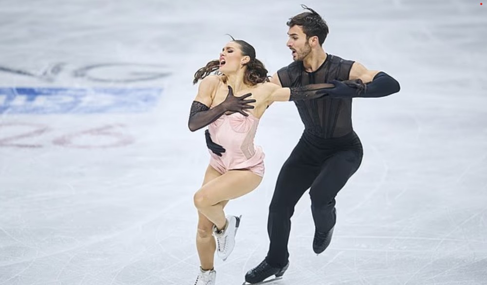 Chấn động Olympic mùa đông: Giám khảo bị tố 'dàn xếp' kết quả, tước HCV của đối thủ để trao cho đội nhà - Ảnh 1.