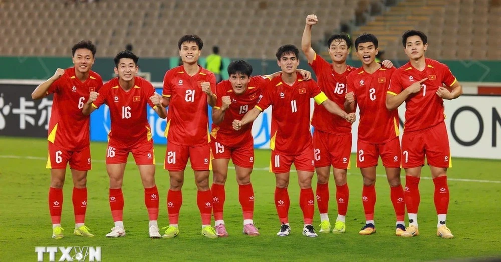 Tin nóng thể thao tối 12/2: U23 Việt Nam ghi điểm với nghĩa cử 'tôn sư trọng đạo' dịp Tết, Serena Williams tái xuất? - Ảnh 1.