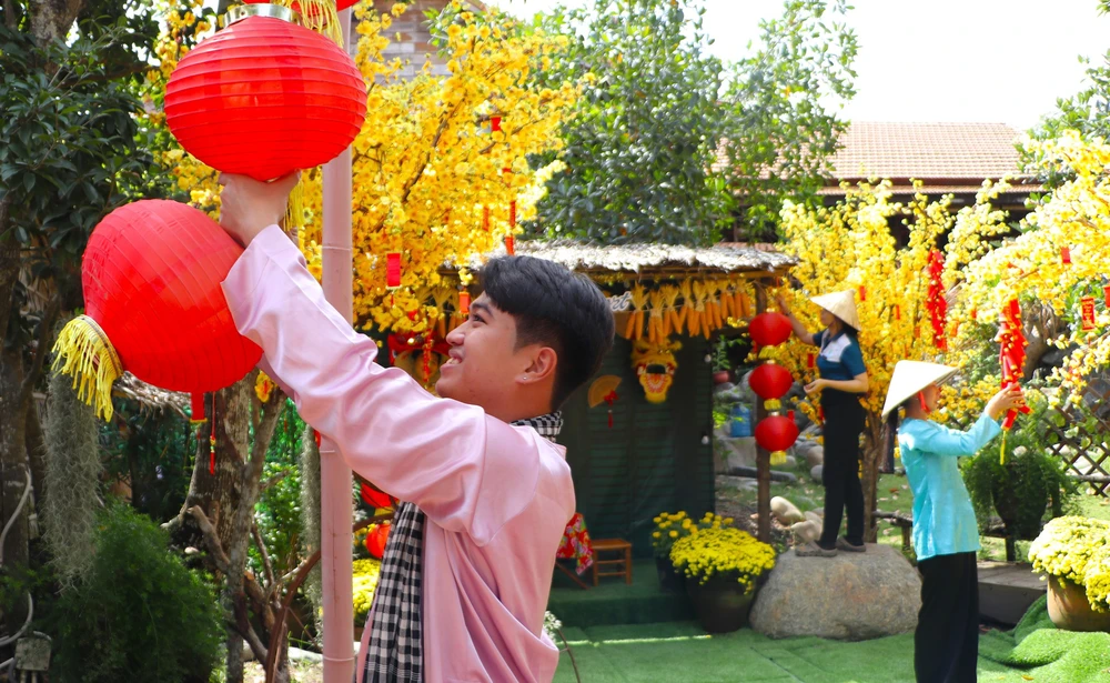 Về Tây Đô tìm dấu ấn Tết xưa - Ảnh 2.