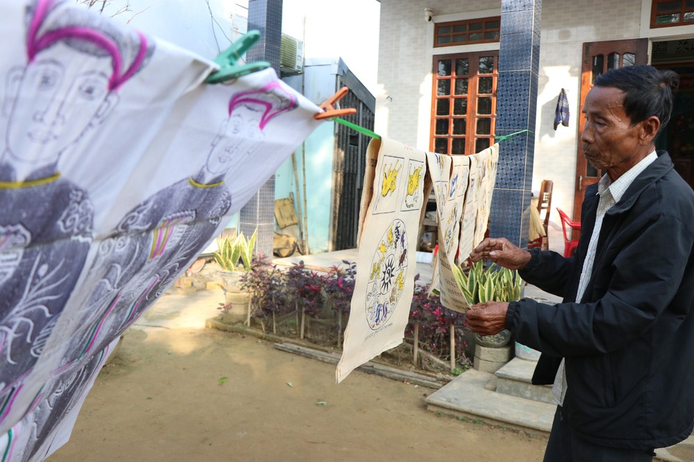 Người gìn giữ hồn tranh làng Sình - Ảnh 3.