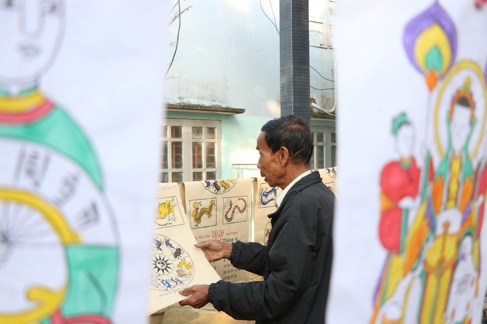 Người gìn giữ hồn tranh làng Sình - Ảnh 5.