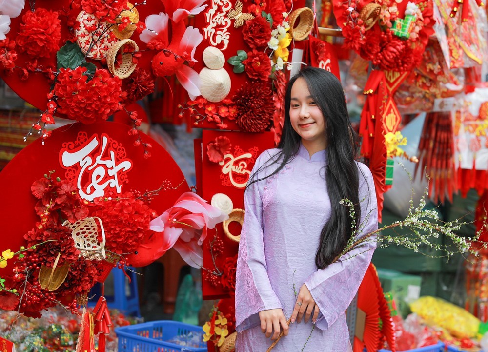 Rực rỡ sắc Xuân giữa lòng phố cổ - Ảnh 13.