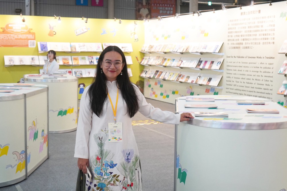 (Bài Tết) Khám phá phong tục Tết từ những trang sách đầu đời - Ảnh 2.