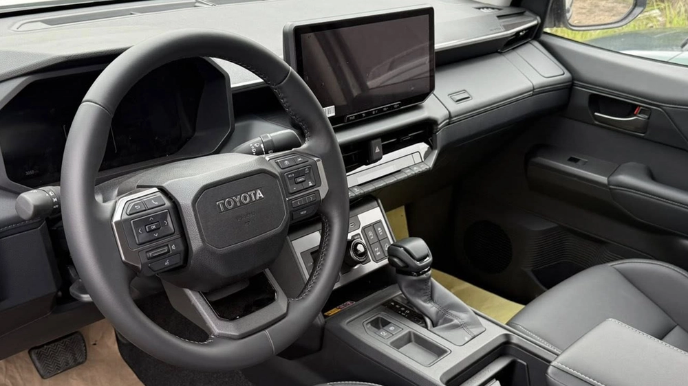 Hilux thế hệ mới "đe dọa" ngôi vua bán tải Việt Nam thế nào? - Ảnh 2.