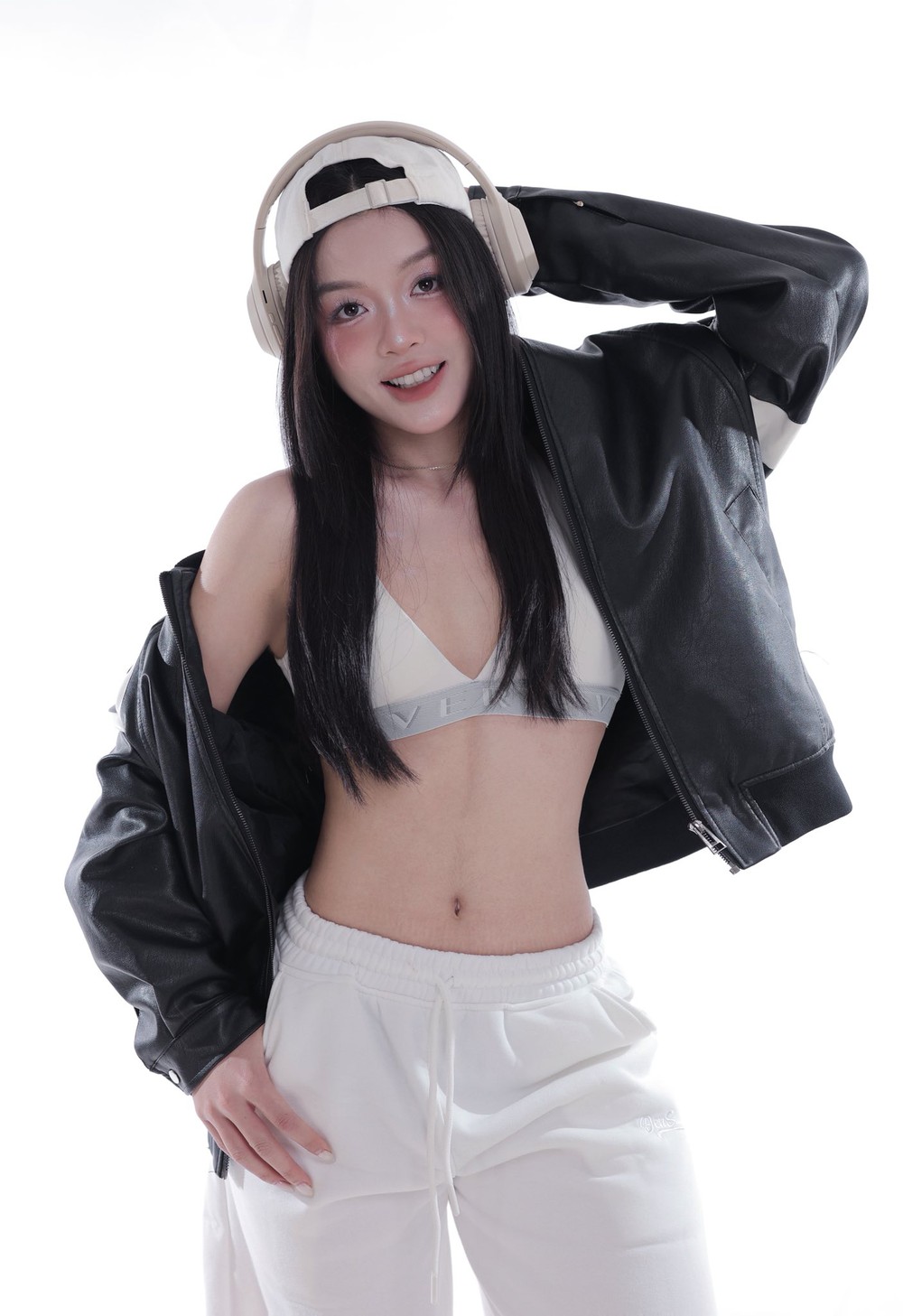 Hot girl bóng chuyền Việt Nam lọt top 10 thế giới, ‘đốt mắt’ người hâm mộ dịp cận tết Bính Ngọ - Ảnh 1. Hot girl bóng chuyền Việt Nam lọt top 10 thế giới, ‘đốt mắt’ người hâm mộ dịp cận tết Bính Ngọ - Ảnh 1.