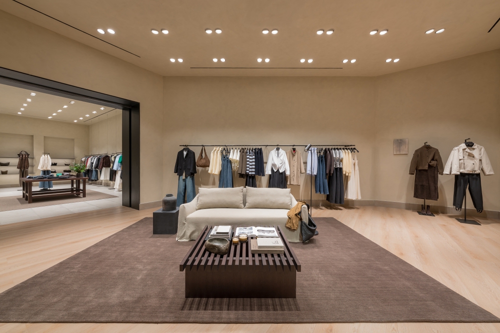 Massimo Dutti ra mắt cửa hàng mới tại Crescent Mall - Ảnh 2.