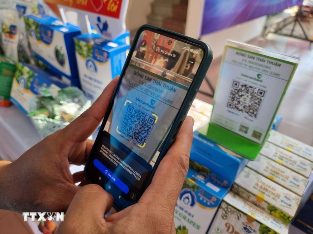 Công nghệ trong đời sống Tết 2026: Từ lì xì số đến du Xuân không tiền mặt - Ảnh 2.