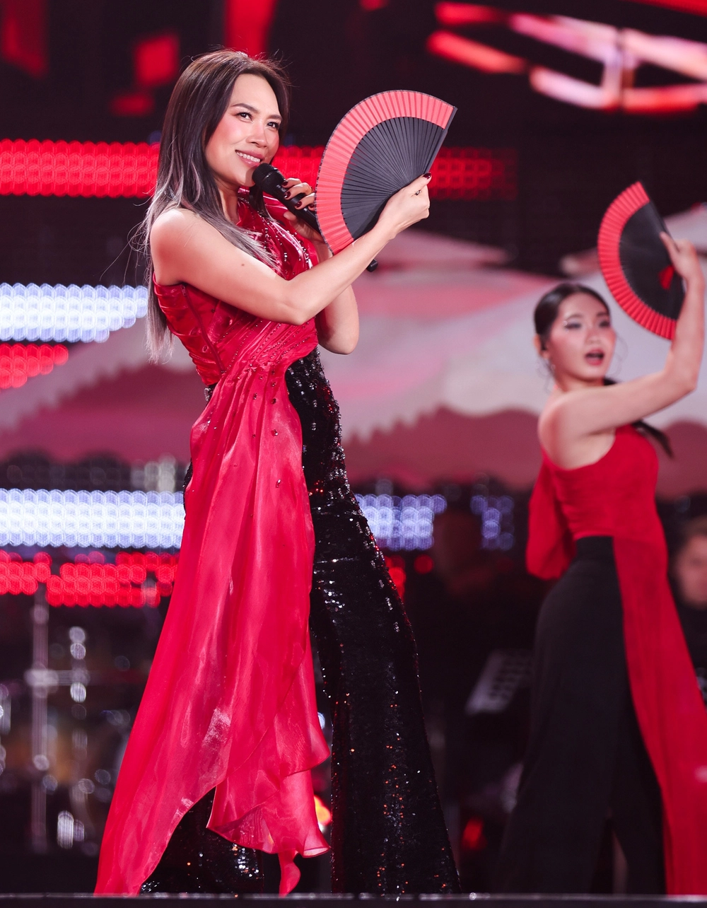 Báo Xuân - Hành trình của Mỹ Tâm: Tự tạo, tự bền, tự thăng hoa - Ảnh 1.