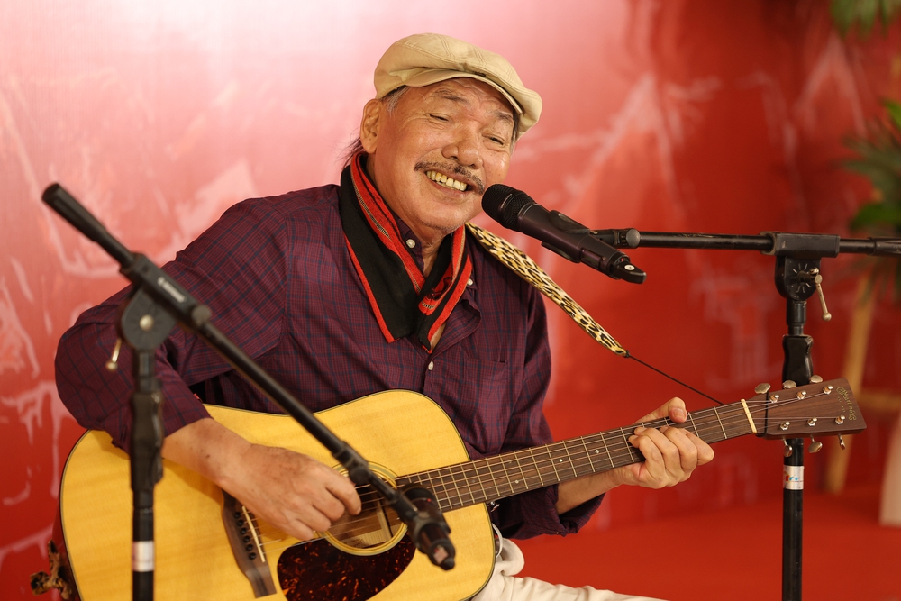 Báo Xuân - Nhạc sĩ Trần Tiến: Khối rubik nhiều sắc màu lấp lánh - Ảnh 1.