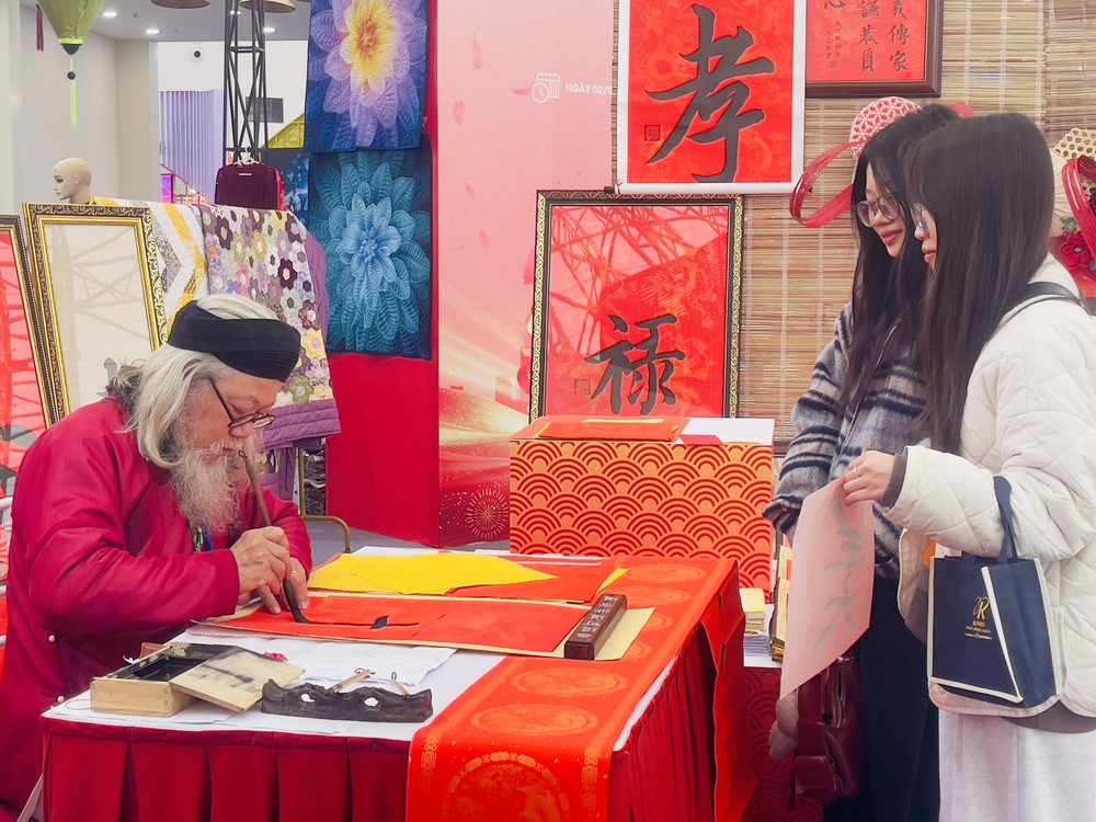 Hội chợ Mùa Xuân 2026: Đọng lại “Tết Sum vầy” - Khi văn hóa lan tỏa giữa mùa Xuân  - Ảnh 4.