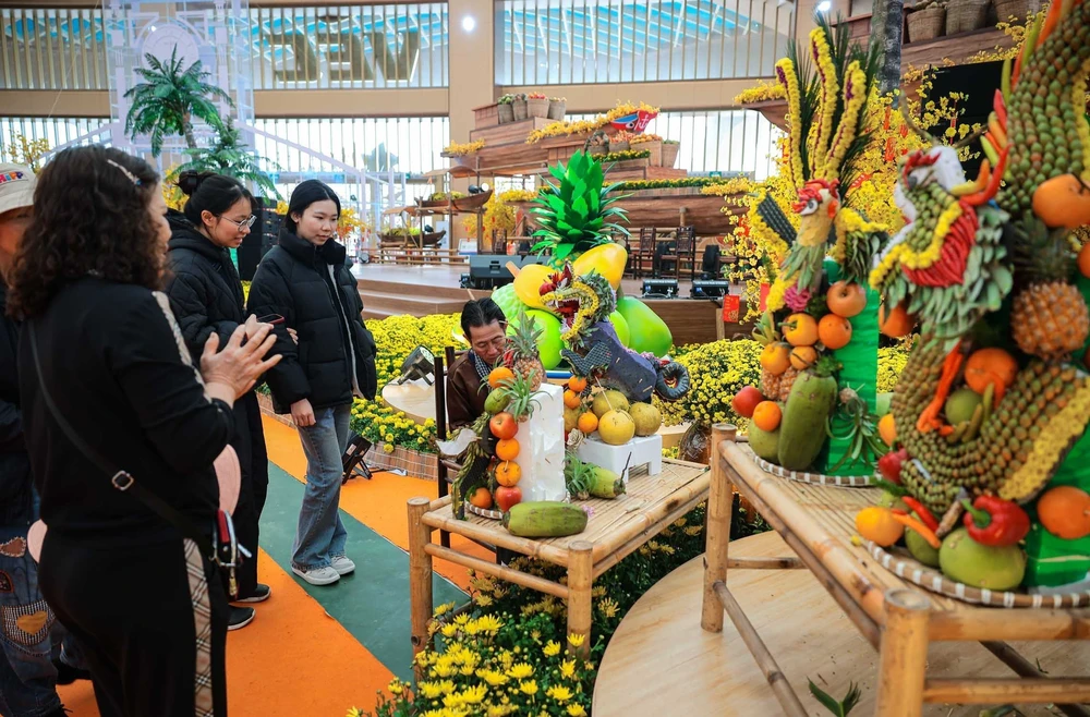 Hội chợ Mùa Xuân 2026: Hơn 500.000 lượt khách, doanh thu trên 300 tỷ đồng - Ảnh 2.