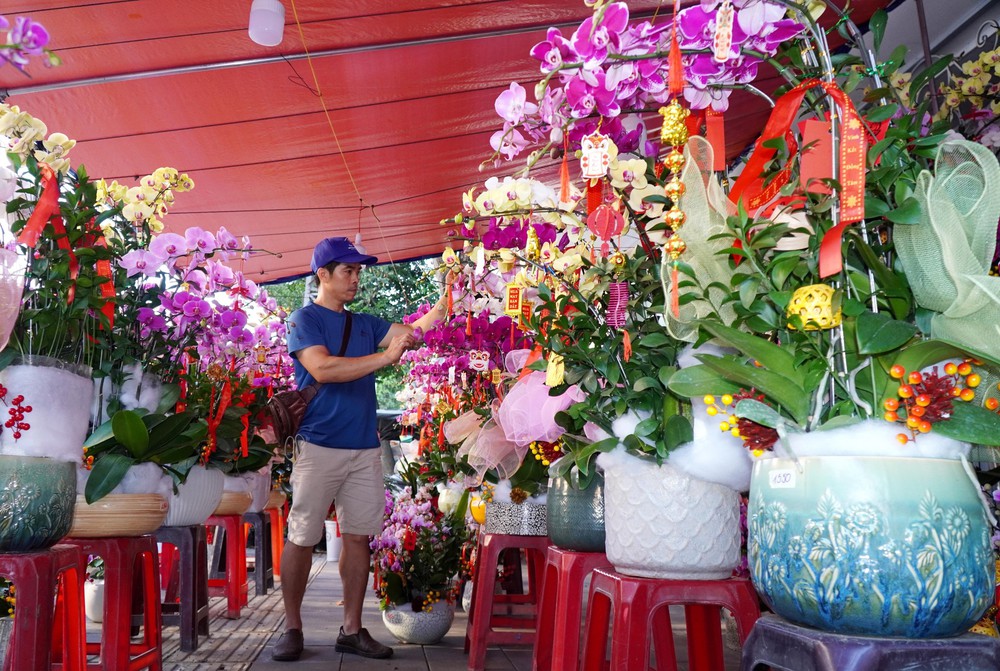 Cao điểm thị trường Tết, sức mua hoa không có nhiều đột biến - Ảnh 12.