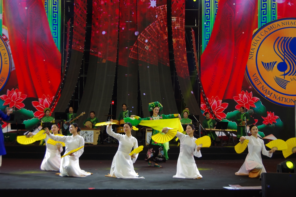 Khép lại 'hành trình du Xuân xuyên Việt' tại Hội chợ Mùa Xuân - Ảnh 3.