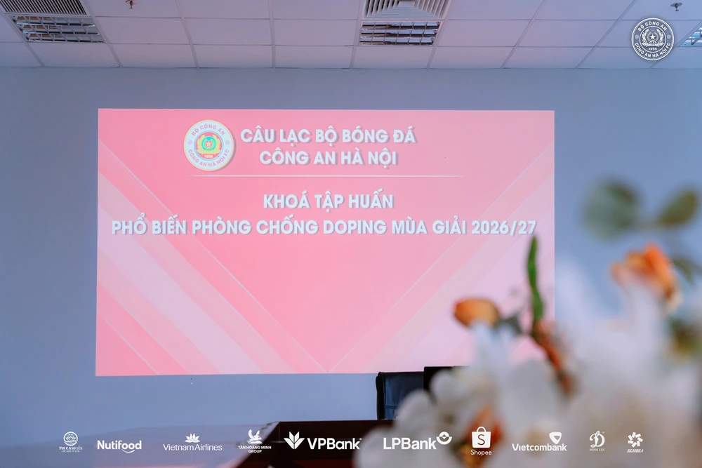 Tin nóng bóng đá Việt hôm nay 15/2: HLV Kim Sang Sik về Hàn Quốc ăn Tết; Cầu thủ Việt kiều ngưỡng mộ tài năng của HLV Lê Huỳnh Đức - Ảnh 2.