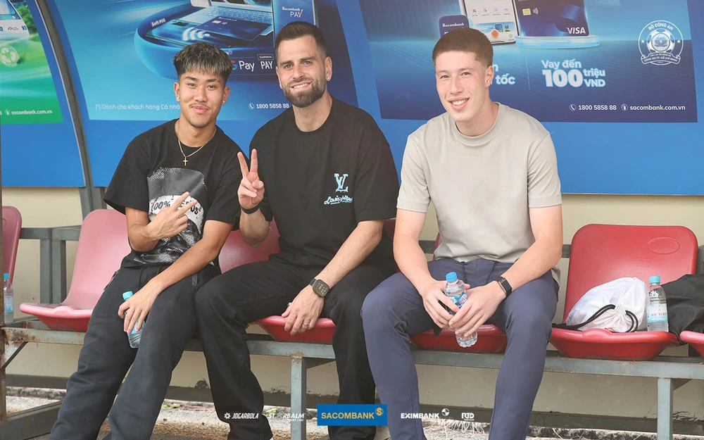 Tin nóng bóng đá Việt hôm nay 15/2: HLV Kim Sang Sik về Hàn Quốc ăn Tết; Cầu thủ Việt kiều ngưỡng mộ tài năng của HLV Lê Huỳnh Đức - Ảnh 3.