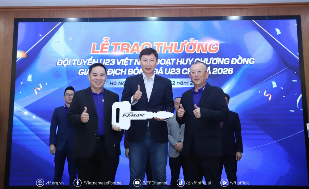 Tin nóng bóng đá Việt hôm nay 15/2: HLV Kim Sang Sik về Hàn Quốc ăn Tết; Cầu thủ Việt kiều ngưỡng mộ tài năng của HLV Lê Huỳnh Đức - Ảnh 1.