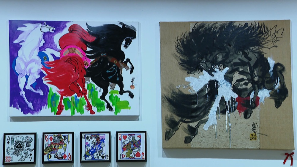 Họa sĩ Lê Trí Dũng: Gần nửa thế kỷ họa 'Thánh mã' - Ảnh 1.