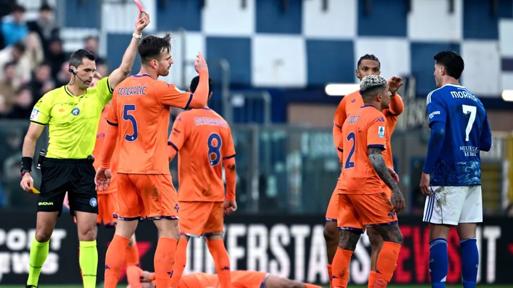 Cesc Fabreagas chỉ trích cựu đồng đội ở Chelsea vì nhận thẻ đỏ sau một phút - Ảnh 1.