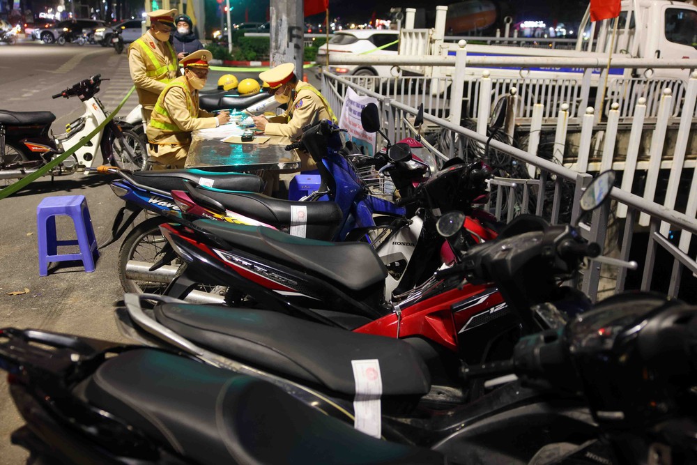 Ngày đầu nghỉ Tết Nguyên đán, trên 10 nghìn trường hợp vi phạm trật tự, an toàn giao thông bị xử lý - Ảnh 10.