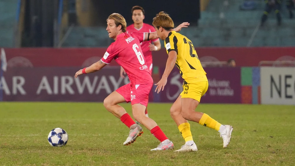 Mặc dù sử dụng cầu thủ nhận ba thẻ vàng, nhưng tại sao đối thủ của CAHN không bị xử phạt? - Ảnh 1.