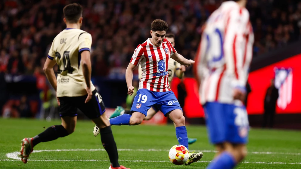 Barcelona có thể lạc lối, nhưng họ chưa hết hy vọng - Ảnh 1.