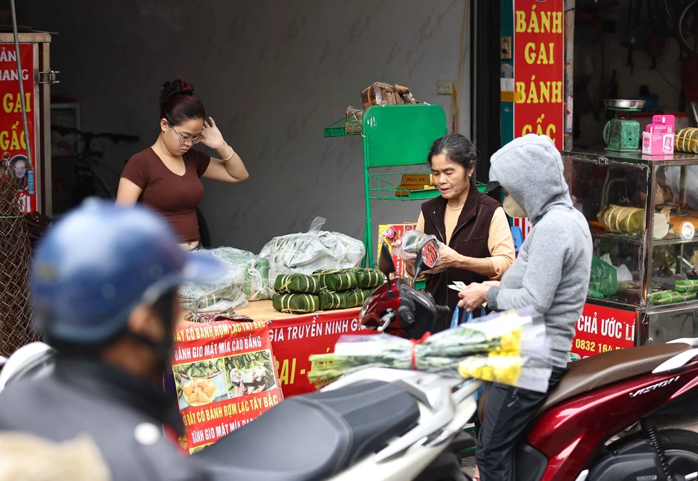 Hà Nội: Chợ truyền thống nhộn nhịp mua bán ngày cuối năm - Ảnh 12.