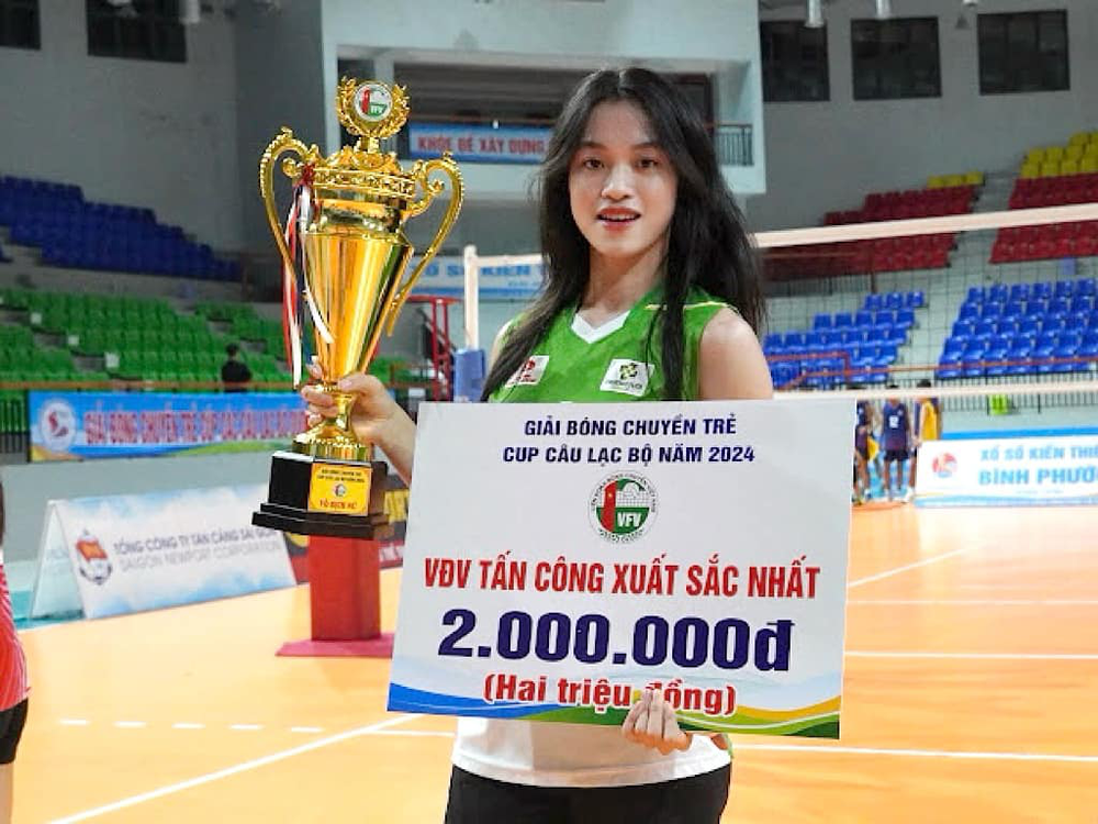 Bích Huệ là tài năng trẻ sáng giá của Binh Chủng Thông Tin và bóng chuyền nữ Việt Nam