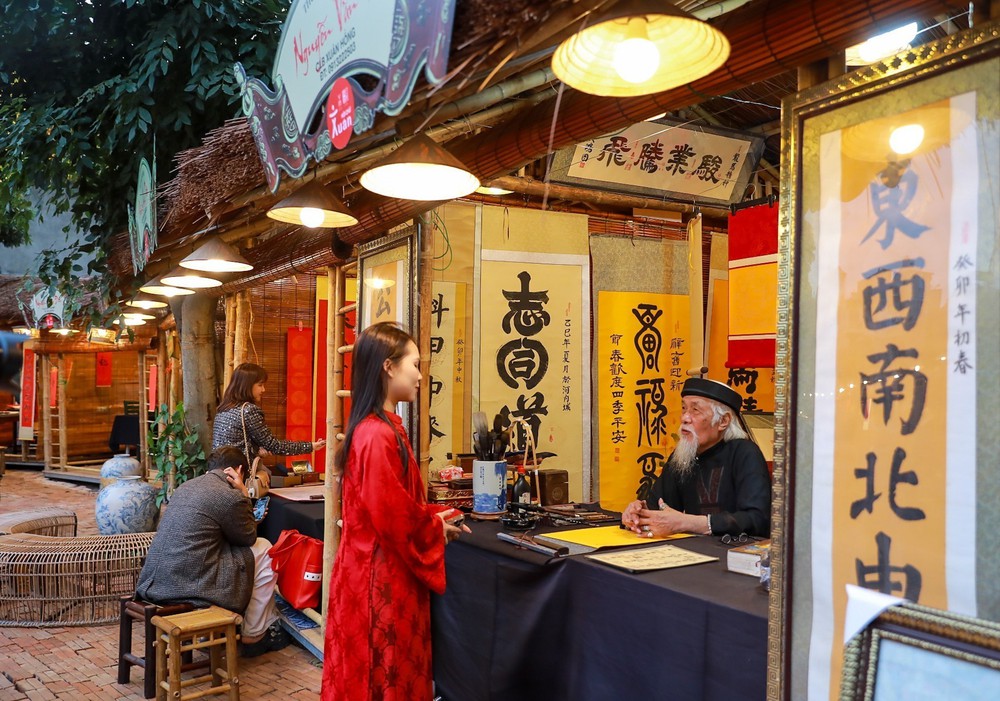 Tết Bính Ngọ: Xem gì, chơi gì tại Thủ đô - Ảnh 1.