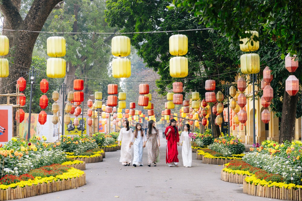 Tết Bính Ngọ: Xem gì, chơi gì tại Thủ đô - Ảnh 4.