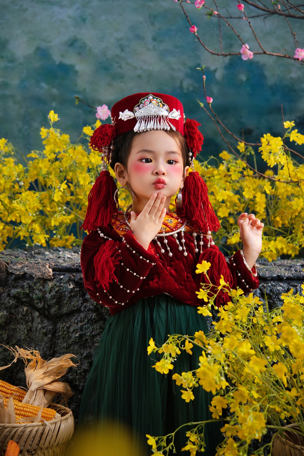 Á hậu Trúc Ny tiết lộ lịch trình Tết bận rộn sau khi lấy chồng sinh con - Ảnh 2.