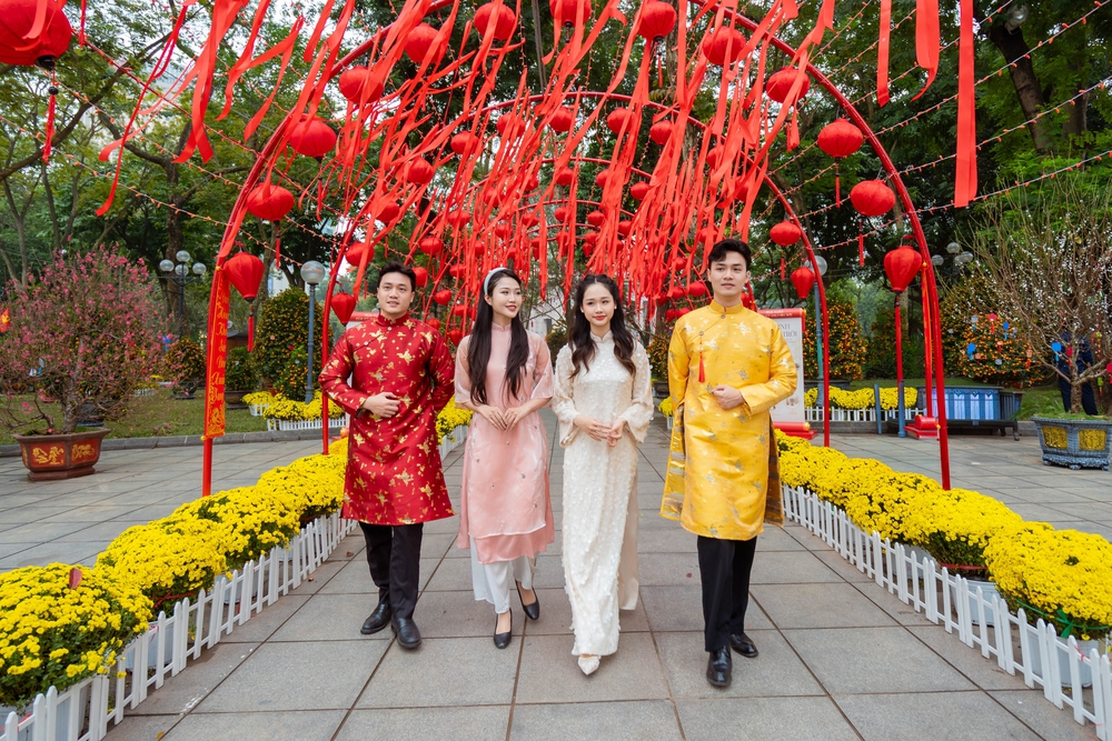 Tết Bính Ngọ: Xem gì, chơi gì tại Thủ đô - Ảnh 3.