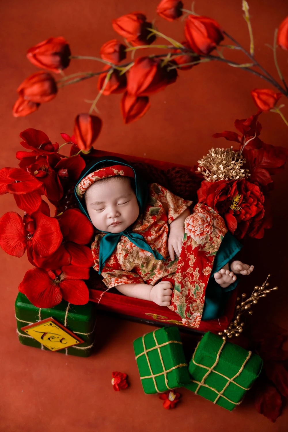 Con gái phụ công Trần Việt Hương tròn 1 tháng tuổi