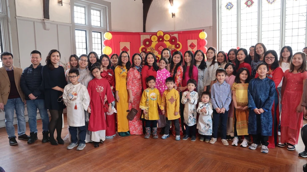 Xuân Bính Ngọ 2026: Nửa vòng Trái Đất, một cội nguồn - Ảnh 1.