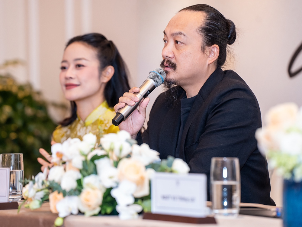 NSƯT Vũ Thắng Lợi và "Mùa chim én bay": Để tiếng hát người lính gọi mùa Xuân - Ảnh 5. NSƯT Vũ Thắng Lợi và "Mùa chim én bay": Để tiếng hát người lính gọi mùa Xuân - Ảnh 5.