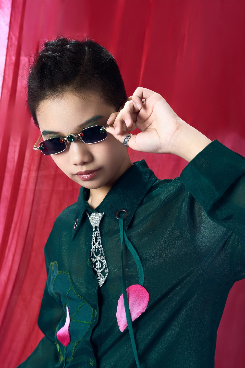 Siêu mẫu nhí Chu Việt Nam tái hiện trò chơi dân gian trong bộ ảnh đặc biệt - Ảnh 4.