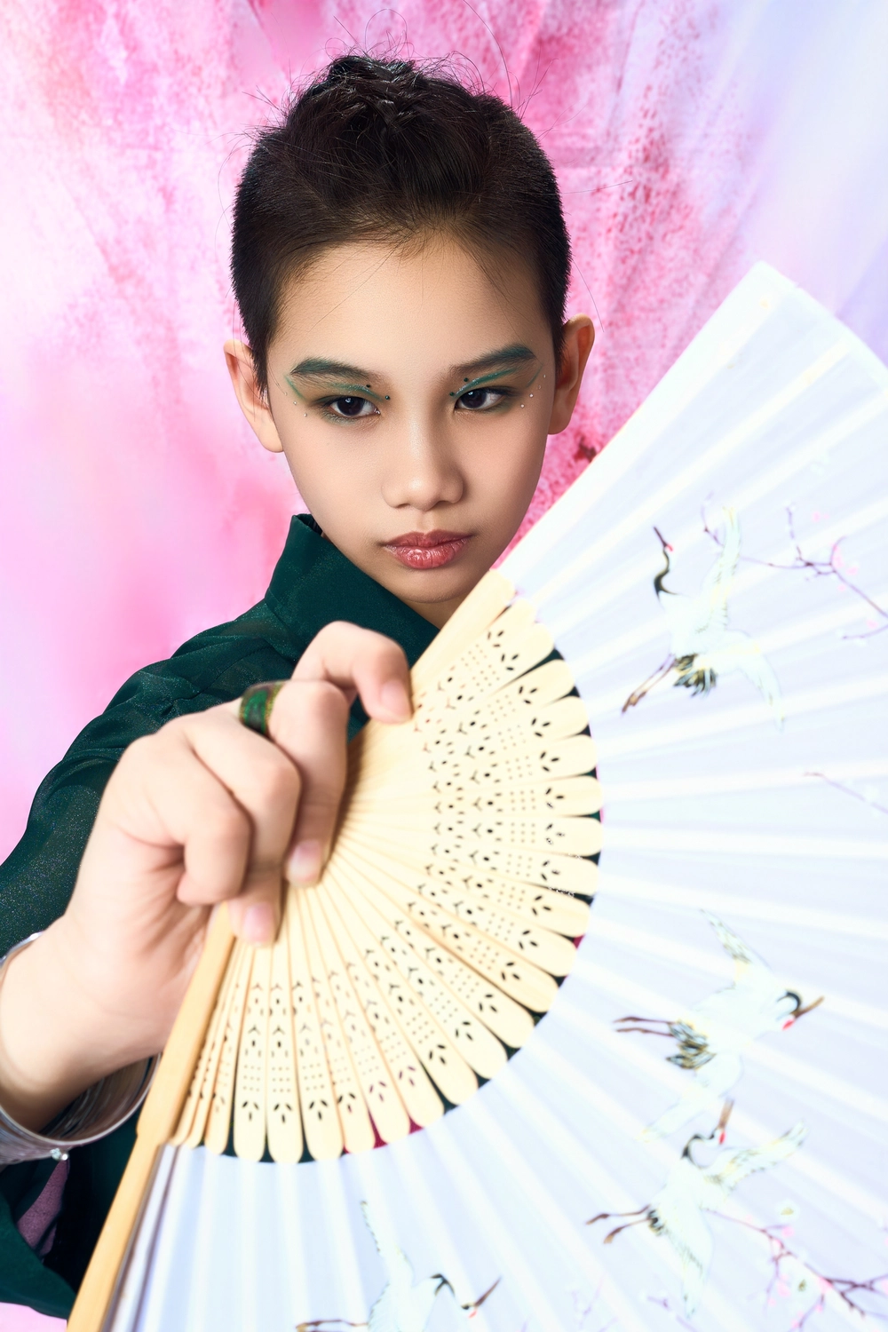 Siêu mẫu nhí Chu Việt Nam tái hiện trò chơi dân gian trong bộ ảnh đặc biệt - Ảnh 3.