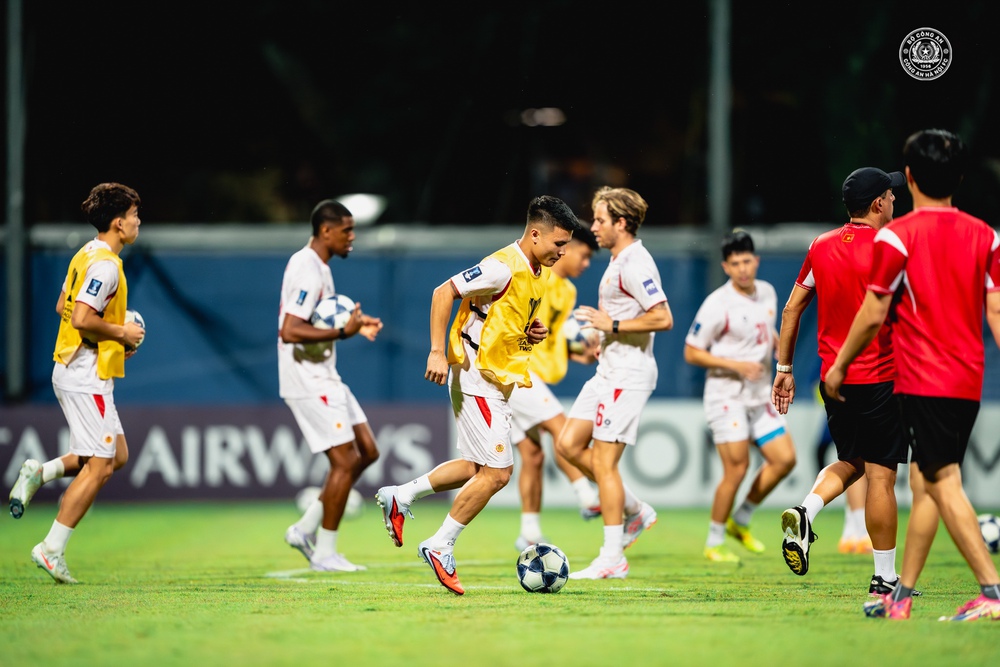 HLV Polking: 'Mọi thứ chưa kết thúc, chúng tôi sẽ tiếp tục chiến đấu' - Ảnh 2. HLV Polking: 'Mọi thứ chưa kết thúc, chúng tôi sẽ tiếp tục chiến đấu' - Ảnh 2.