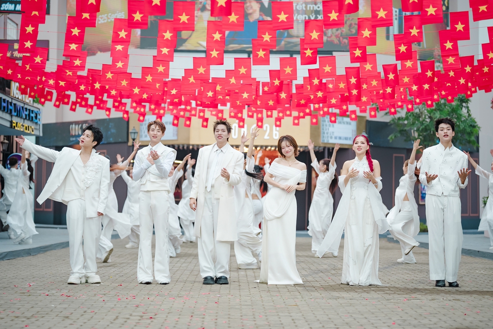 Sóng 26 - Tơ tưởng với thời gian: Không gian điện ảnh cảm xúc trong đêm Giao thừa Tết Bính Ngọ - Ảnh 5.