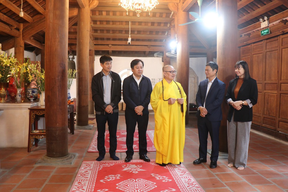 Độc đáo bảo vật quốc gia Tượng Phật bằng gỗ Mẫu Man Nương - Ảnh 1.