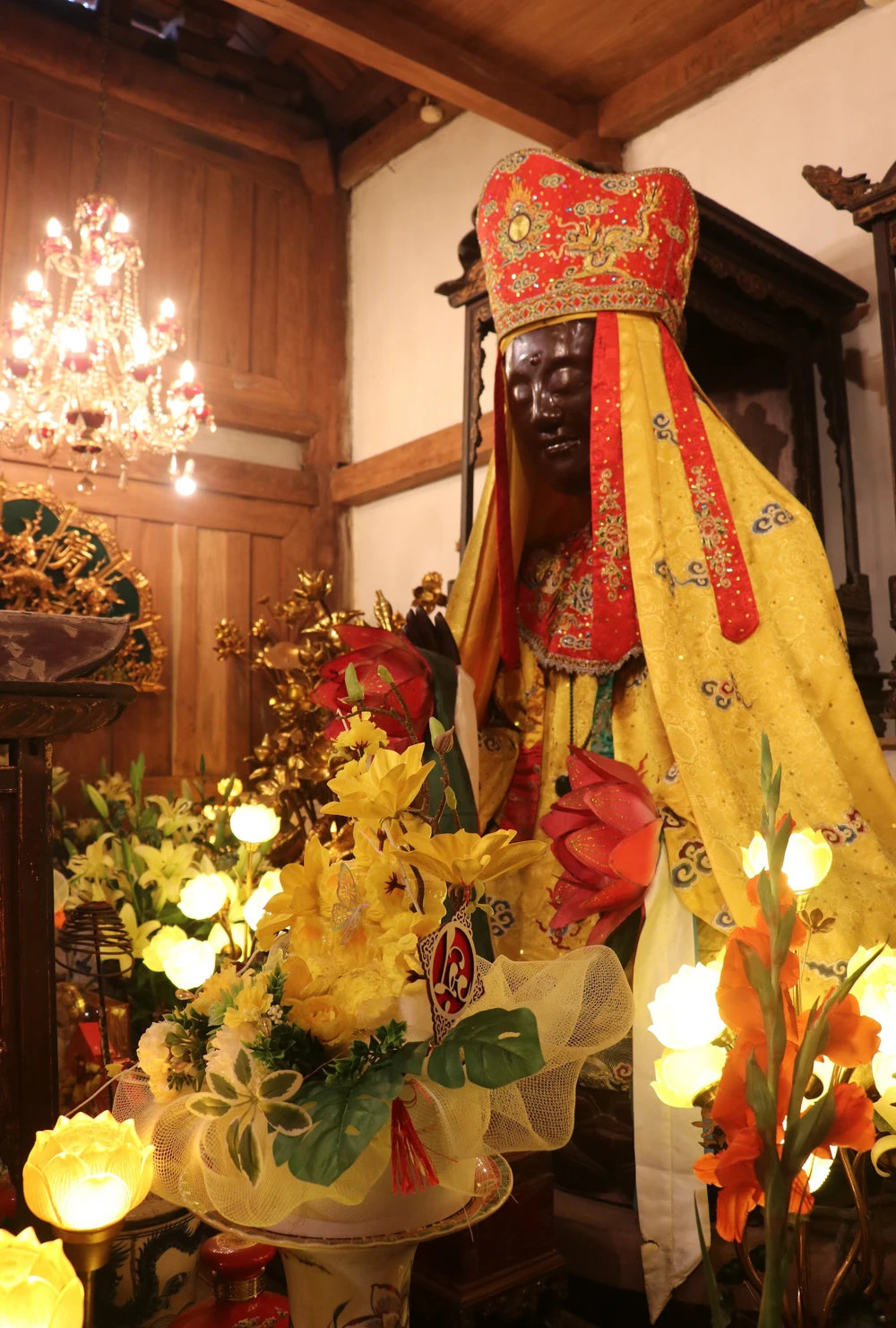 Độc đáo bảo vật quốc gia Tượng Phật bằng gỗ Mẫu Man Nương - Ảnh 2.