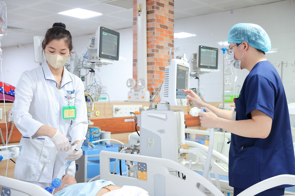 Cấp cứu, điều trị xuyên Tết tại các bệnh viện tuyến đầu - Ảnh 2. Cấp cứu, điều trị xuyên Tết tại các bệnh viện tuyến đầu - Ảnh 2.