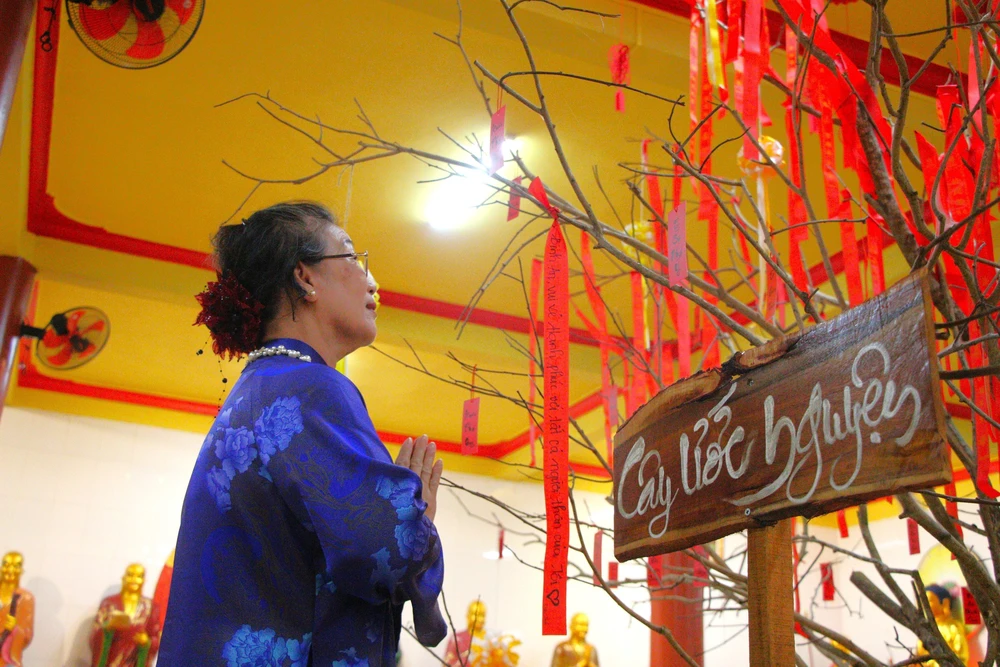 Tết Nguyên đán 2026: Lễ chùa đầu năm - Ước nguyện những điều tốt đẹp ngày đầu Xuân - Ảnh 2.