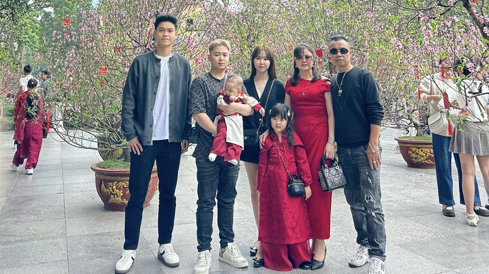 Ngày Tết bình yên của những chiến binh sân cỏ - Ảnh 2.