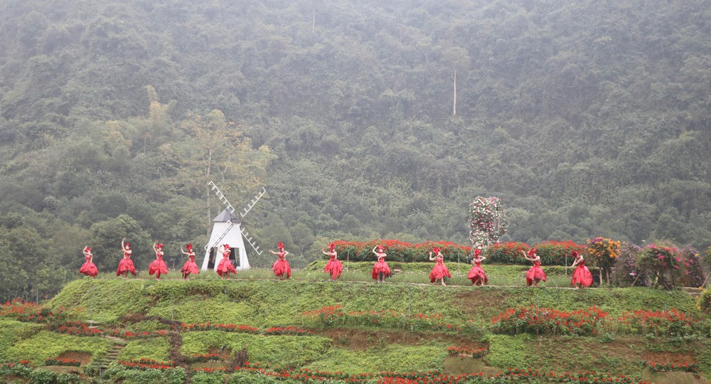 Trải nhiệm sân khấu thực cảnh đa điểm chạm độc bản tại Ninh Bình - Ảnh 5.