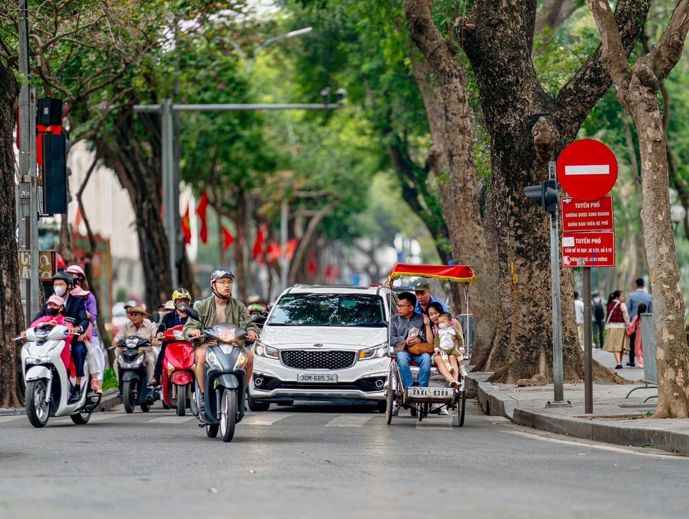 Giao thông Hà Nội cơ bản thông suốt, an toàn trong dịp Tết - Ảnh 3.