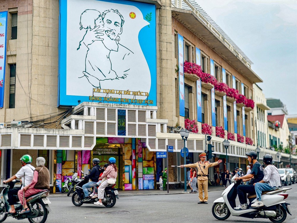 Giao thông Hà Nội cơ bản thông suốt, an toàn trong dịp Tết - Ảnh 1.