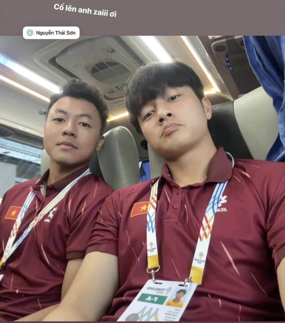 Đồng đội ở U23 Việt Nam gửi lời động viên Thái Sơn sau chấn thương nghiêm trọng - Ảnh 2.