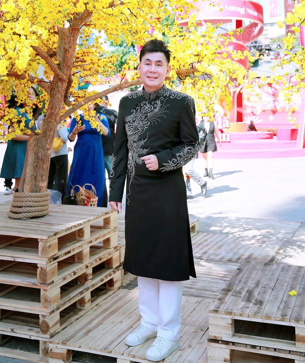 Nghệ sĩ TP.HCM đón Tết sớm tại phố ông đồ ở NVH Thanh Niên  - Ảnh 6.