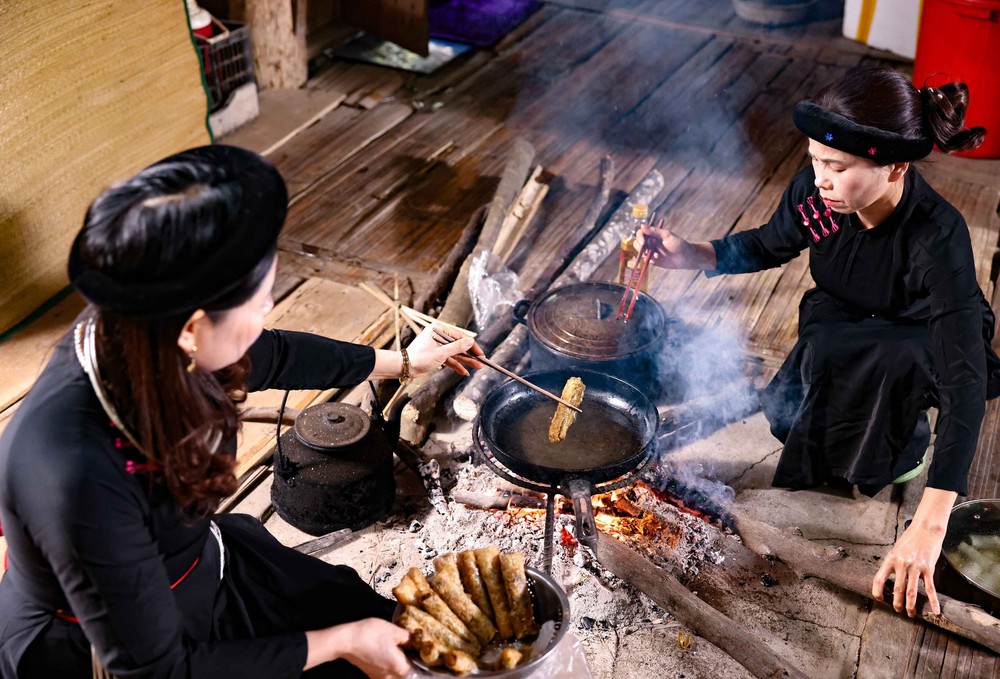 Bên mái nhà sàn, cùng đồng bào Tuyên Quang đón Tết đoàn viên - Ảnh 2.