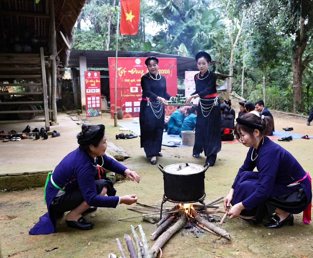 Bên mái nhà sàn, cùng đồng bào Tuyên Quang đón Tết đoàn viên - Ảnh 13.